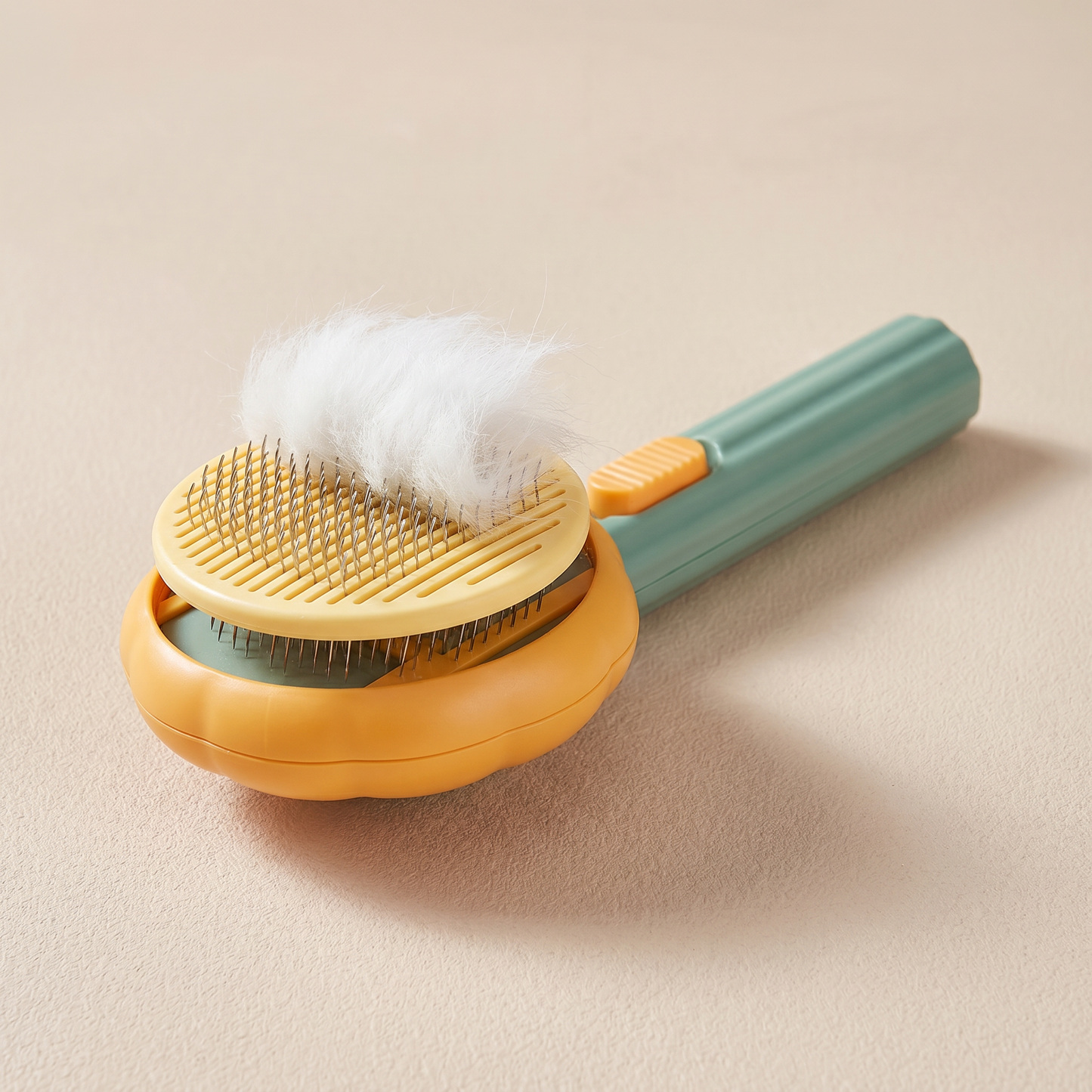 PumpkinGlow Self-Cleaning Brush™